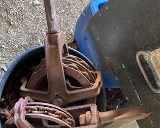 Chester 2+1/2 Ton Chain Hoist