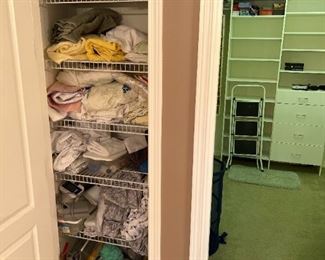 014 Contents Of Closets