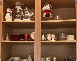 070 Holiday Decorations