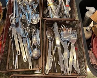 073 Dalia Flatware Others