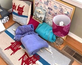 090 Chandler 4 Corners Pillow Rug and Other Decor