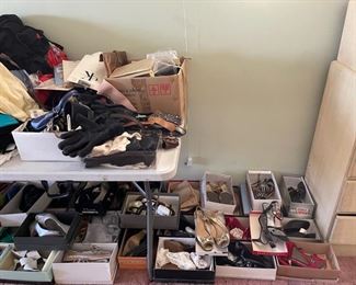 WOMENS CLOTHES, SHOES, PURSES SCARFS