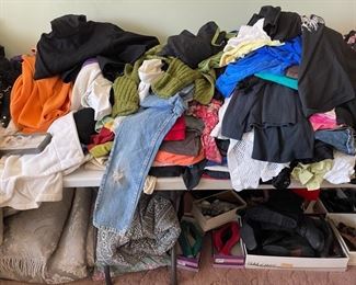 WOMENS CLOTHES, SHOES, PURSES SCARFS