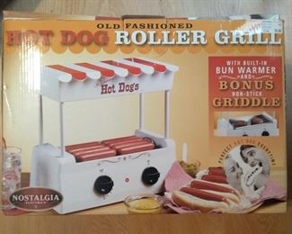 hot dog grill