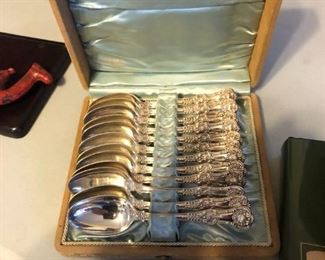 Boxed set of Tiffany King sterling teaspoons