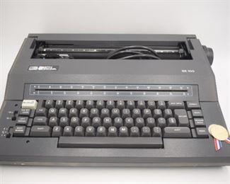 Smith Corona SE 100 Electric Typewriter