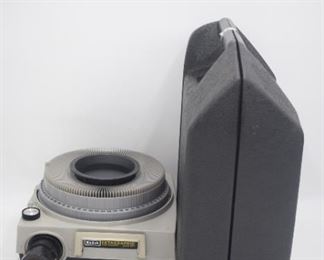 KODAK Ektagraphic Slide Projector Model AF-1 with Carousel 140 slide 