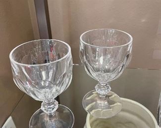 golbets, wine glasses