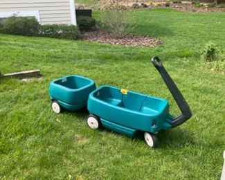 Step 2 Double Wagon with Attachable Single Wagon