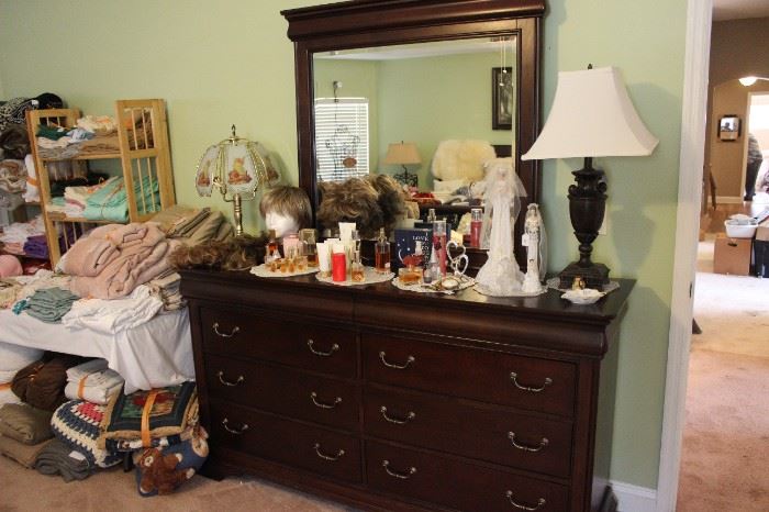 HAVERTY'S FURNITURE DRESSER