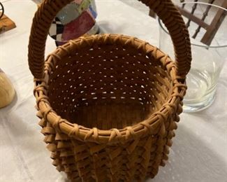 Porcupine curl woven basket 