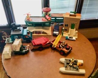 Fisher price, legos etc