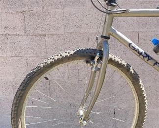 Gary Fisher Wahoo Mountain Bike	Seat Tube: Crank Center to Seat Clamp: 18.5in
