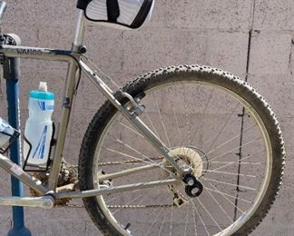 Gary Fisher Wahoo Mountain Bike	Seat Tube: Crank Center to Seat Clamp: 18.5in
