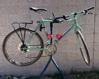 Bianchi Grizzly Mountain Bike	Seat Tube: Crank Center to Seat Clamp: 20.5in
