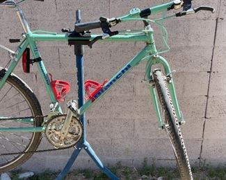 Bianchi Grizzly Mountain Bike	Seat Tube: Crank Center to Seat Clamp: 20.5in
