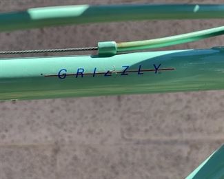 Bianchi Grizzly Mountain Bike	Seat Tube: Crank Center to Seat Clamp: 20.5in
