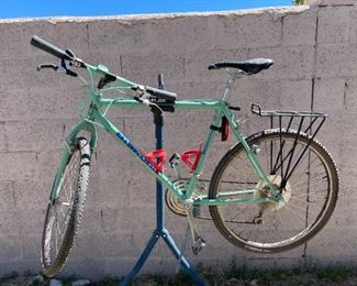 Bianchi Grizzly Mountain Bike	Seat Tube: Crank Center to Seat Clamp: 20.5in
