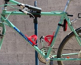 Bianchi Grizzly Mountain Bike	Seat Tube: Crank Center to Seat Clamp: 20.5in
