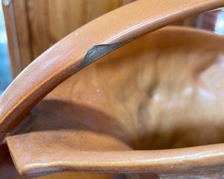 Roseville 385-10 magnolia vase	
