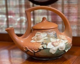 Roseville Teapot 4	
