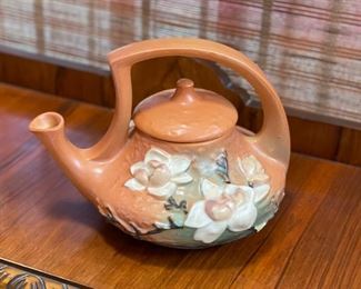 Roseville Teapot 4	
