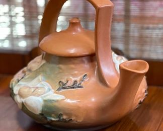 Roseville Teapot 4	
