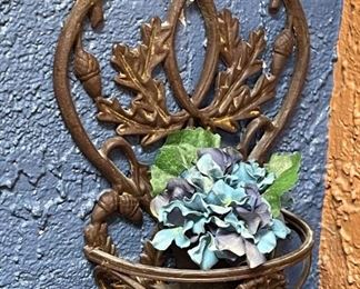 Rustic Wall Mount Planter	
