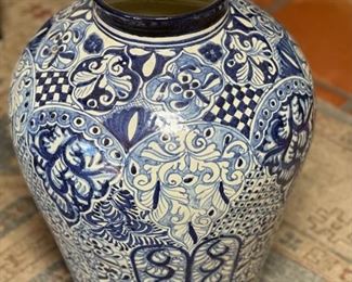 Talavera Lg Pot Blue White Mexico	
