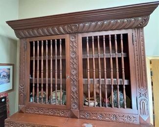 Massive Wood Console Shelf Lion Head	

