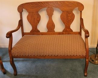 TIGER OAK SETTEE