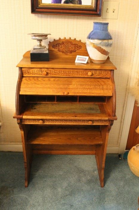 VICTORIAN WRITING DESK