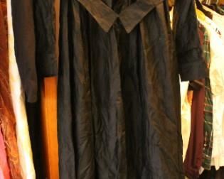 VICTORIAN MOURNING DRESS