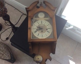 Pendulum wall clock