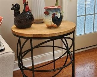 Nesting table, roosters, hens
