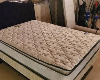 Complete bed set with matress and box springs