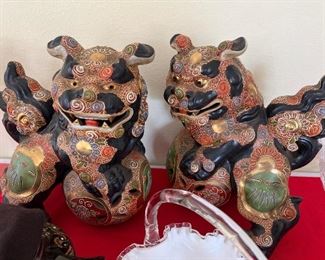 Foo Dogs