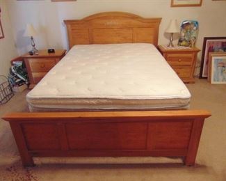 queen size Serta like new FOR SALE NOW. CALL CHRISTOPHER AT 386-405-1867