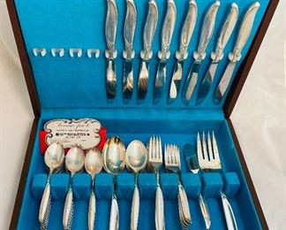 Traditional Rogers Silverware Silver Plate Service for 8 • 51 Pieces w/ Wood Box 