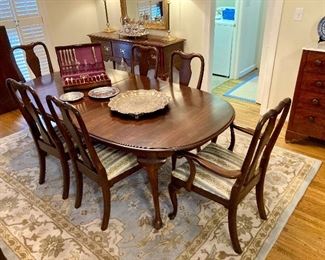 Ethan Allen dining table, with 2 leaves, and 6 chairs