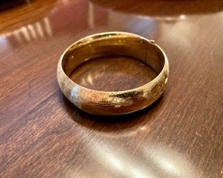 14k gold bangle bracelet