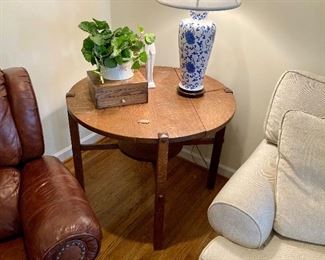 Arts and crafts table