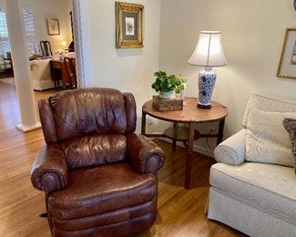 La-z-boy leather rocker recliner