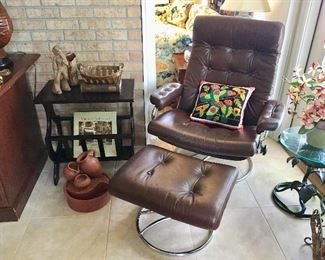 Leather Chair & Ottoman - Stressless - Ikornnes - Norway