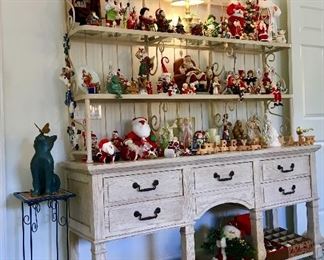 Master Bedroom Furniture by Lane - Holiday Decor