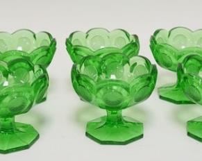 1089	8 EMERALD GREEN FOSTORIA COIN GLASS JELLY DISHES, 4 IN H 
