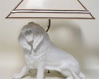 1195	LARGE PORCELAIN LION LAMP, BASE IS WOOD, 29 IN HIGH X APPROXIMATELY 23 IN WIDE
