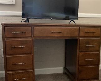 7 Drawer Desk, TV