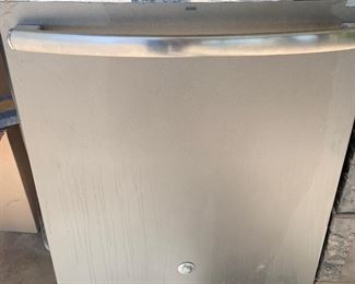 Dishwasher (works, but did not match remodeled kitchen)