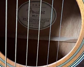 Fender DG-7